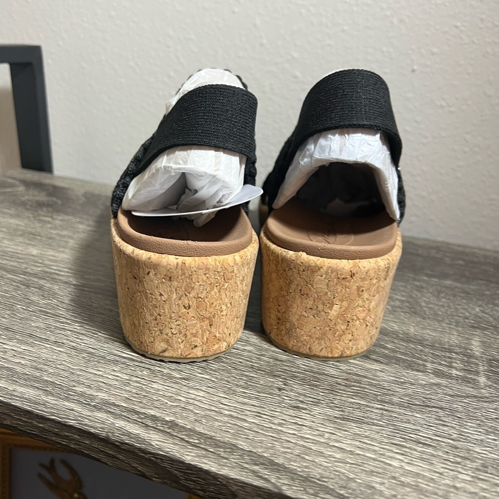 NWT Skechers Black Woven Springy Feels Strap Sandals - Picture 3 of 6